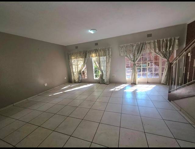 2 BEDROOM DUPLEX FOR SALE IN BOKSBURG SOUTH